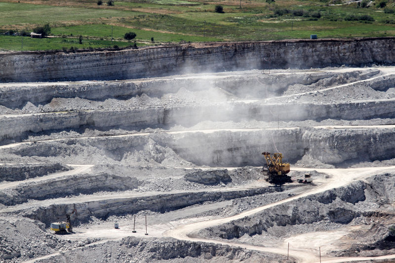 Apa peran kompresor udara dalam proses penambangan?