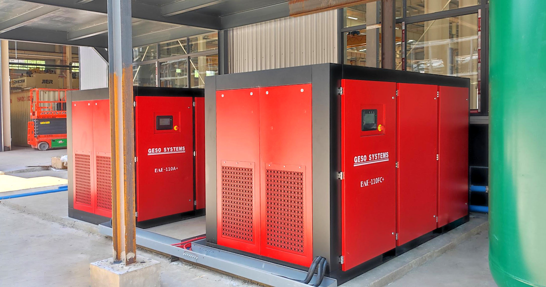 Kompresor udara membantu industri petrokimia mencapai produksi yang efisien dan pengoperasian yang aman.